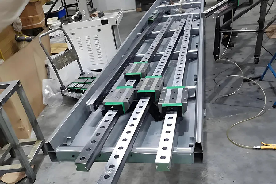 Applications of Micro Linear Guides in Electronic Equipment Manufacturing